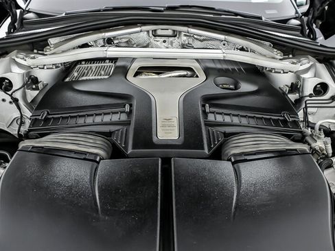 Used 2022 Aston Martin DBX AWD/4WD image 17