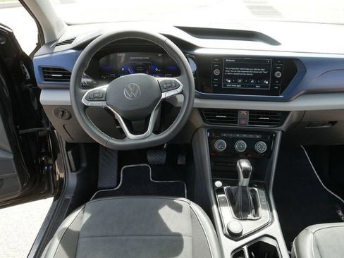 Certified 2023 Volkswagen Taos SE w/ Panoramic Sunroof Package AWD/4WD image 20