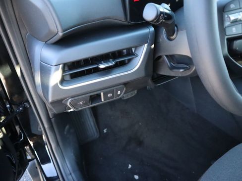 New 2025 Kia K4 LXS image 25