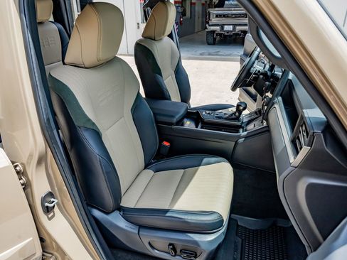Used 2025 Lexus GX 550 AWD/4WD image 31