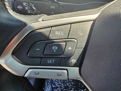 Used 2024 Volkswagen Jetta SE FWD image 24