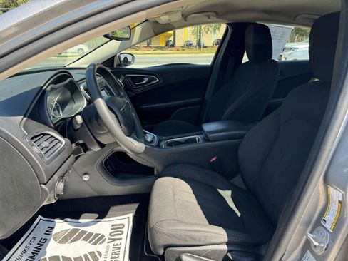 Used 2015 Chrysler 200 Limited image 12