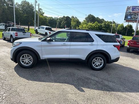 New 2026 Ford Explorer Active RWD image 6