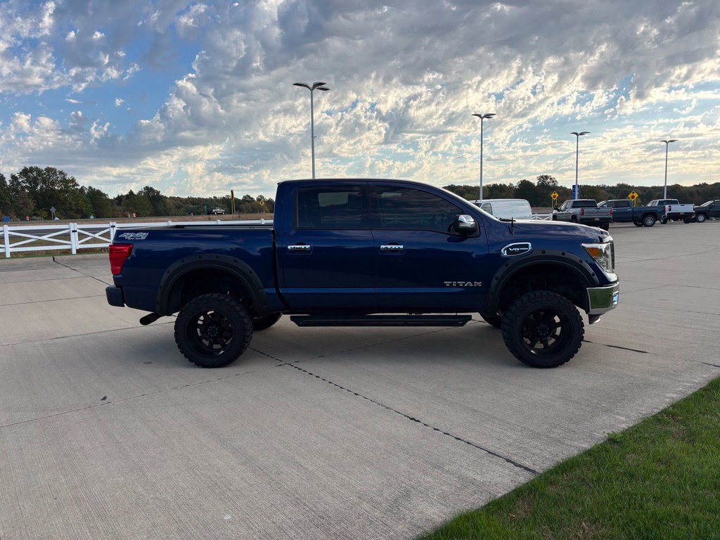 Used 2017 Nissan Titan SL AWD/4WD image 7