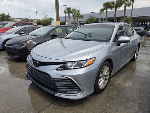 Used 2024 Toyota Camry LE FWD image 3