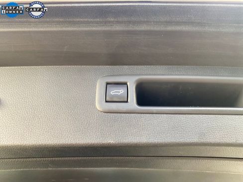 Used 2024 Toyota Highlander LE AWD/4WD image 19