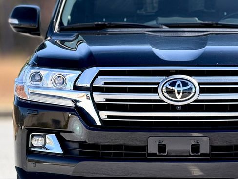 Used 2017 Toyota Land Cruiser image 13