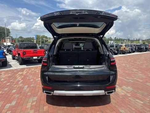 Used 2025 BMW X7 xDrive40i AWD/4WD image 29
