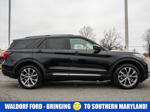 Certified 2025 Ford Explorer Platinum w/ Ultimate Package image 3