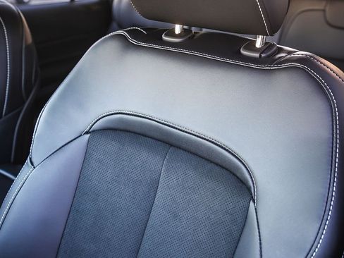 New 2025 Jeep Grand Cherokee L Altitude image 24