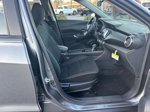 Used 2024 Nissan Kicks SV image 13