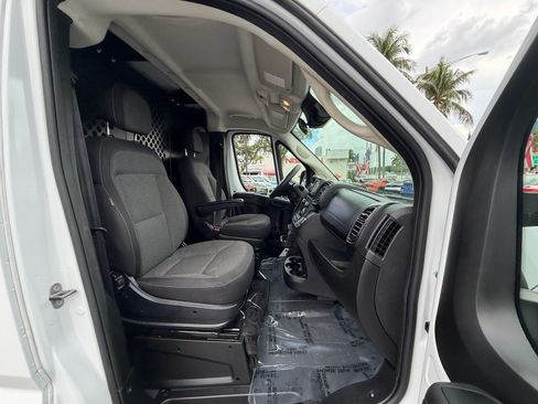 Used 2025 RAM ProMaster 2500 w/ U-Haul Equipment Group FWD image 11