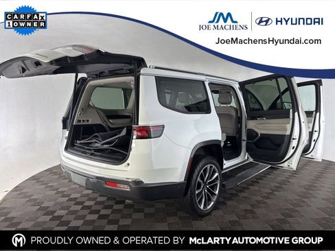 Used 2022 Jeep Wagoneer Series III w/ Premium Group I image 16