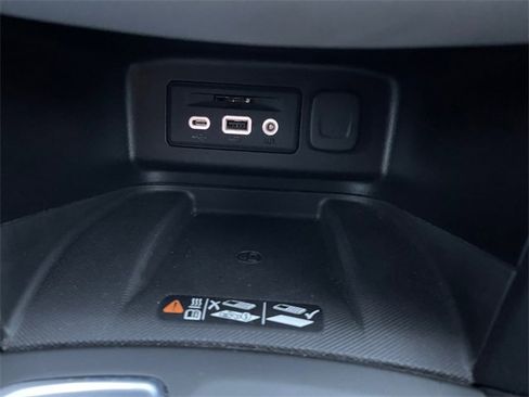 Used 2020 Chevrolet Equinox Premier image 21