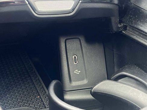 Used 2023 Mercedes-Benz GLC 300 4MATIC image 47