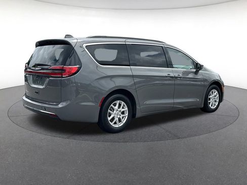 Certified 2022 Chrysler Pacifica Touring-L FWD image 6