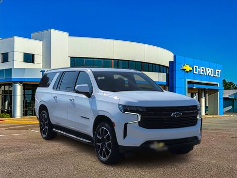 Used 2023 Chevrolet Suburban RST w/ Luxury Package image 7