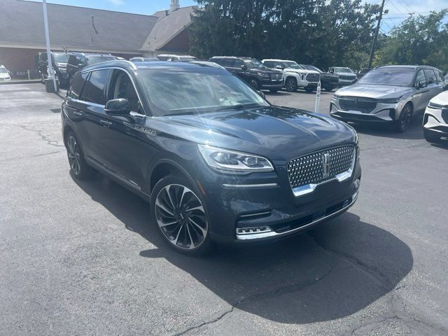 Used 2023 Lincoln Aviator Reserve w/ Equipment Group 201A AWD/4WD image 2