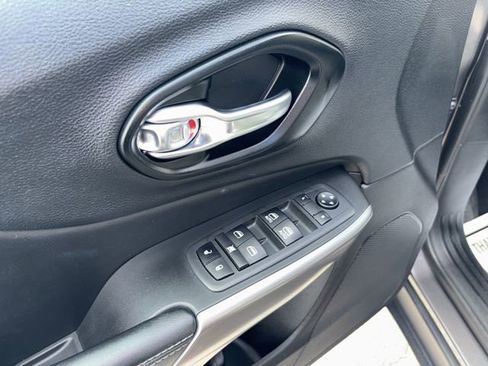 Used 2021 Jeep Cherokee Latitude Lux w/ Trailer Tow Group image 17