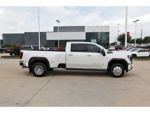 Used 2025 GMC Sierra 3500 Denali Ultimate AWD/4WD image 7