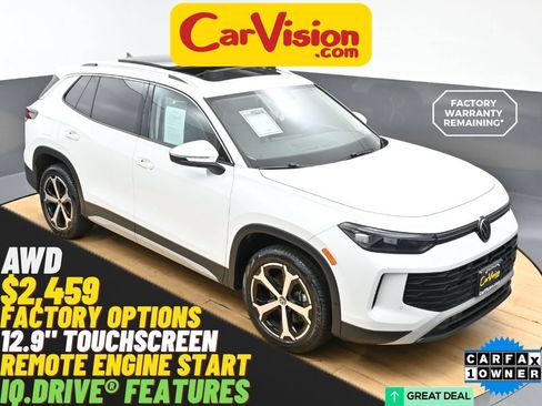 Used 2025 Volkswagen Tiguan SE w/ Panoramic Sunroof Package AWD/4WD image 1