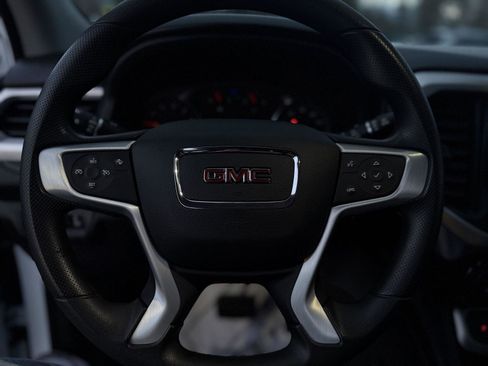 Certified 2023 GMC Acadia SLE w/ Driver Convenience Package image 17