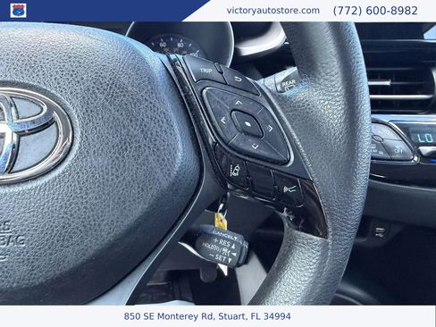 Used 2020 Toyota C-HR LE FWD image 34