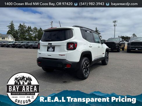 Used 2023 Jeep Renegade Trailhawk AWD/4WD image 5