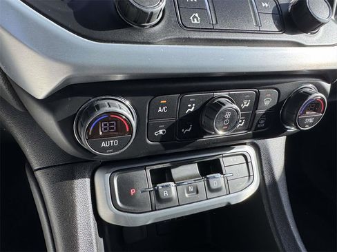 Used 2020 GMC Acadia SLE image 24