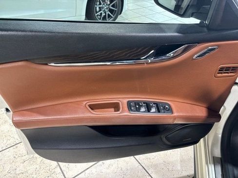 Used 2019 Maserati Quattroporte S image 8