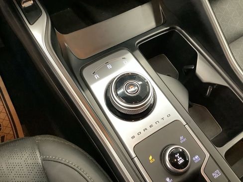 Certified 2023 Kia Sorento EX AWD/4WD image 17