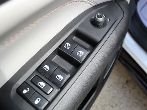 Used 2024 Jeep Compass Limited w/ Elite Group image 9