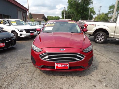 Used 2020 Ford Fusion SE FWD image 2