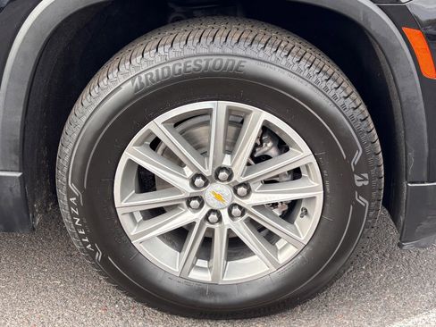 Used 2022 Chevrolet Traverse LT FWD image 11