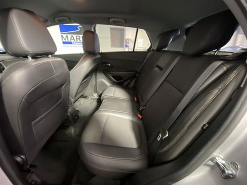 Certified 2022 Chevrolet Trax LT w/ Driver Confidence Package image 29