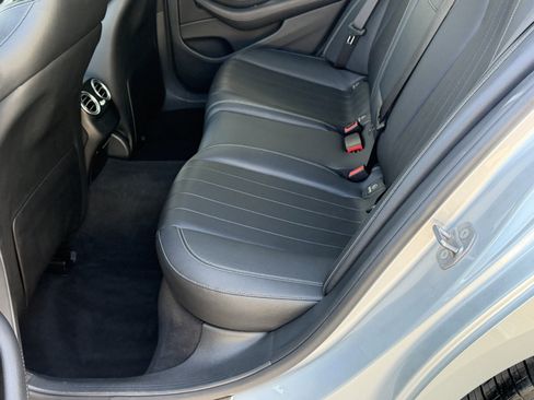 Used 2017 Mercedes-Benz E 300 4MATIC image 26