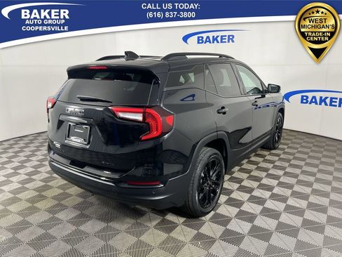 Used 2022 GMC Terrain SLT w/ Infotainment Package II image 9