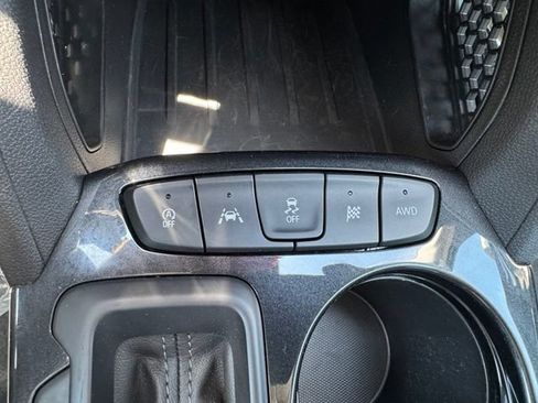 Used 2025 Chevrolet TrailBlazer LT AWD/4WD image 18