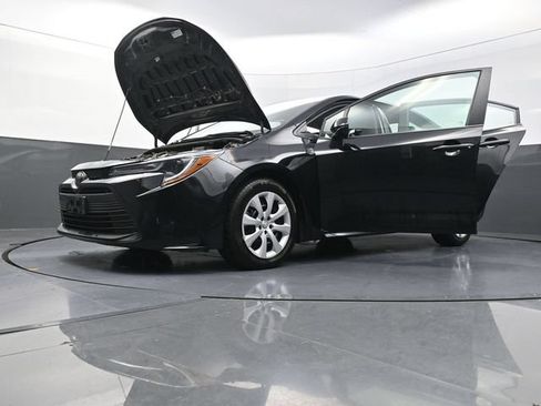 Used 2024 Toyota Corolla LE FWD image 41