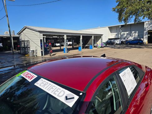 Used 2024 Hyundai Elantra Blue image 11