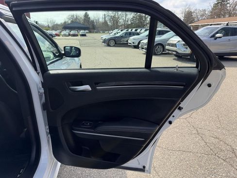 Used 2022 Chrysler 300 S w/ Comfort Group RWD image 22