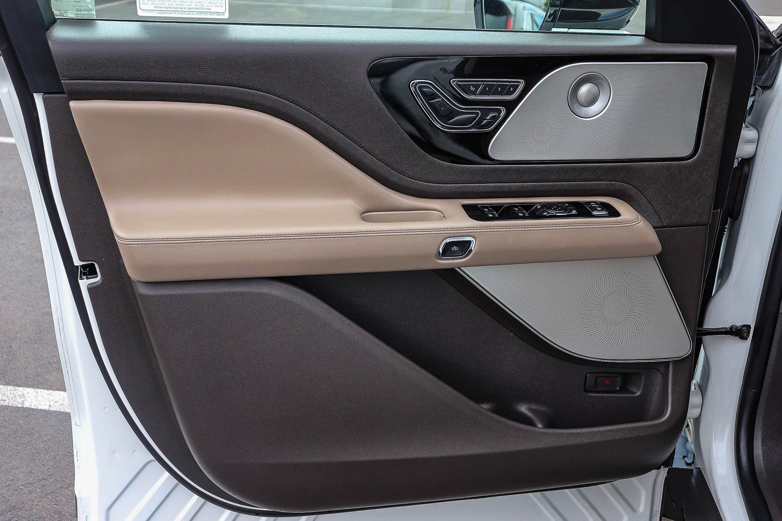 Used 2022 Lincoln Aviator Reserve w/ Equipment Group 201A AWD/4WD image 24