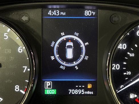 Used 2019 Nissan Rogue SV w/ Premium Package image 21