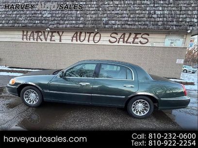 Used 2001 Lincoln Town Car Signature