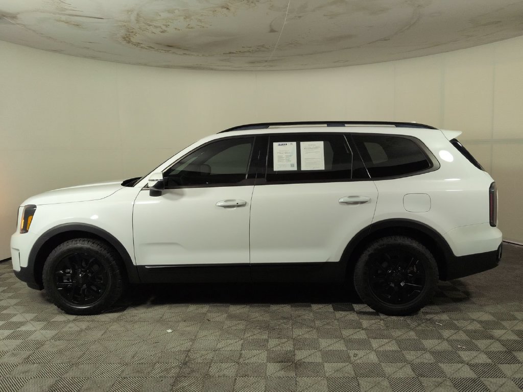 Used 2025 Kia Telluride AWD image 10