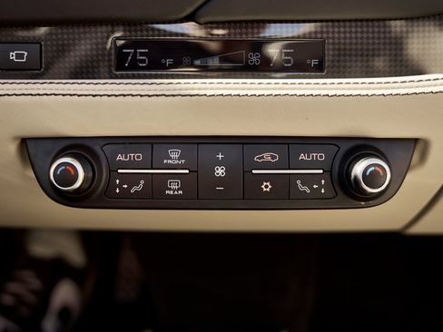 Used 2022 Ferrari F8 Tributo image 71