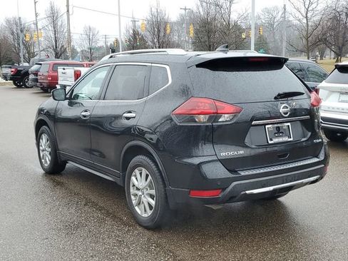 Used 2019 Nissan Rogue SV image 3
