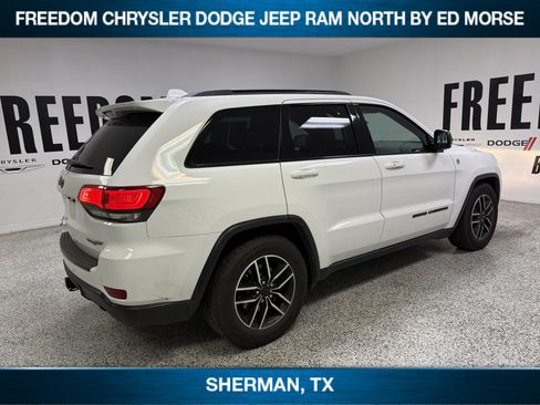 Used 2021 Jeep Grand Cherokee Trailhawk AWD/4WD image 4