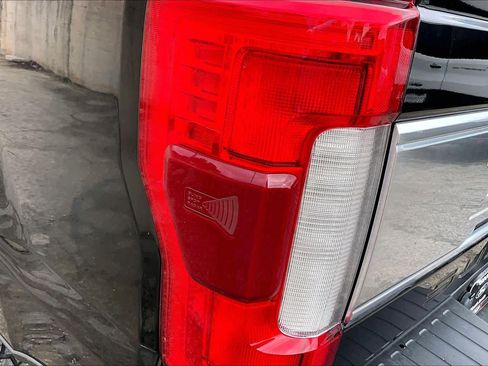 Used 2019 Ford F350 Platinum w/ Platinum Ultimate Package AWD/4WD image 28
