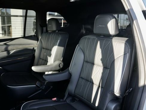 Used 2025 Buick Enclave Avenir w/ Super Cruise Package image 35